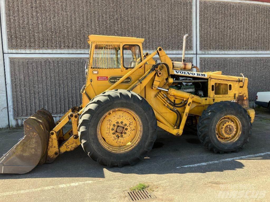 Volvo BM LM 841 لوادر وحفارات أمامية