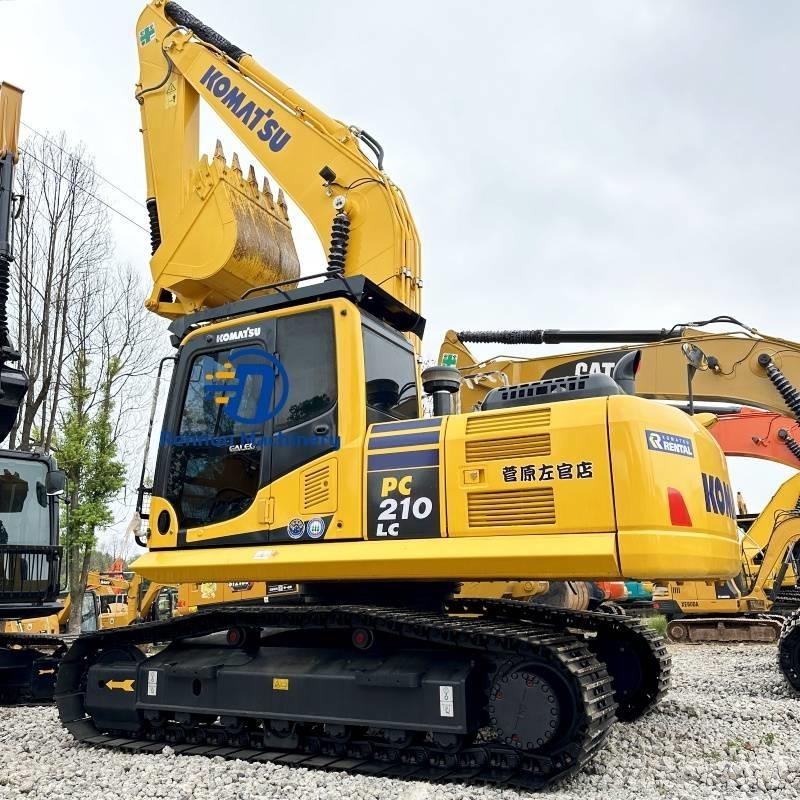 Komatsu PC 210-8 حفارات زحافة