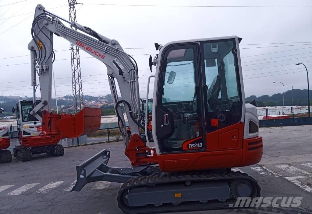 Takeuchi TB 240 حفارات صغيرة أقل من 7 طن (حفارات صغيرة)