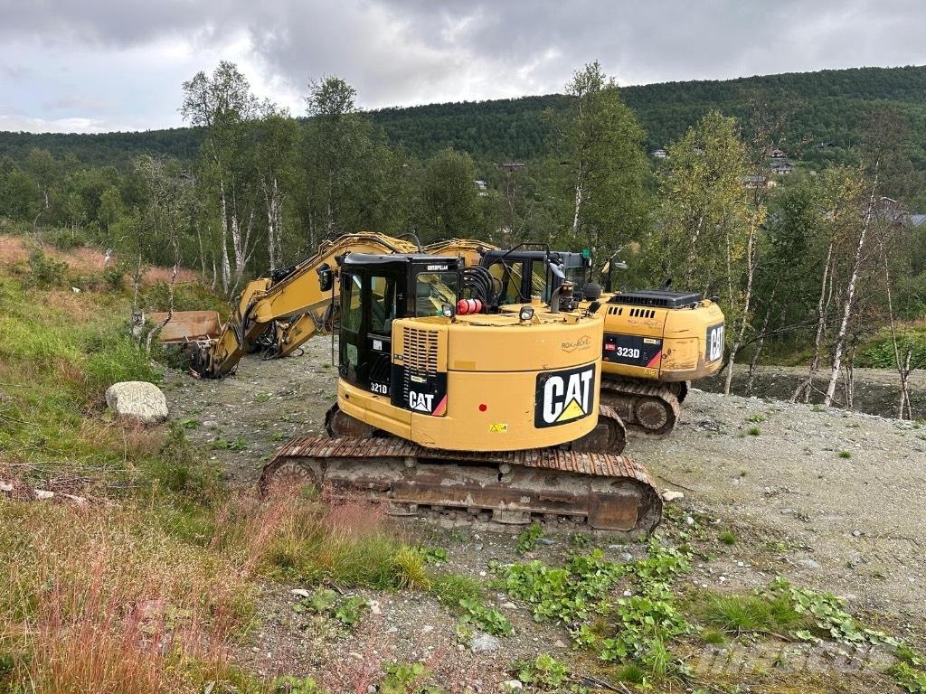 CAT 321 D LCR حفارات زحافة