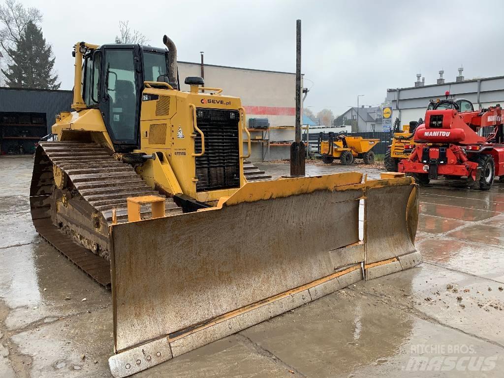 CAT D 6 N LGP بلدوزرات مجنزرة