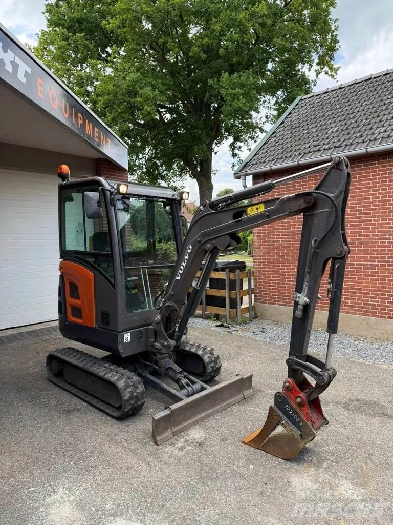 Volvo EC 18 D حفارات صغيرة أقل من 7 طن (حفارات صغيرة)