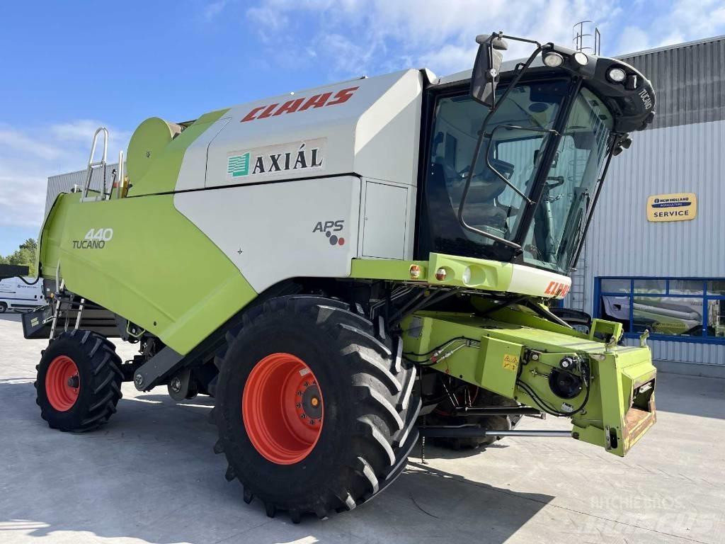 CLAAS Tucano 440 حصادات