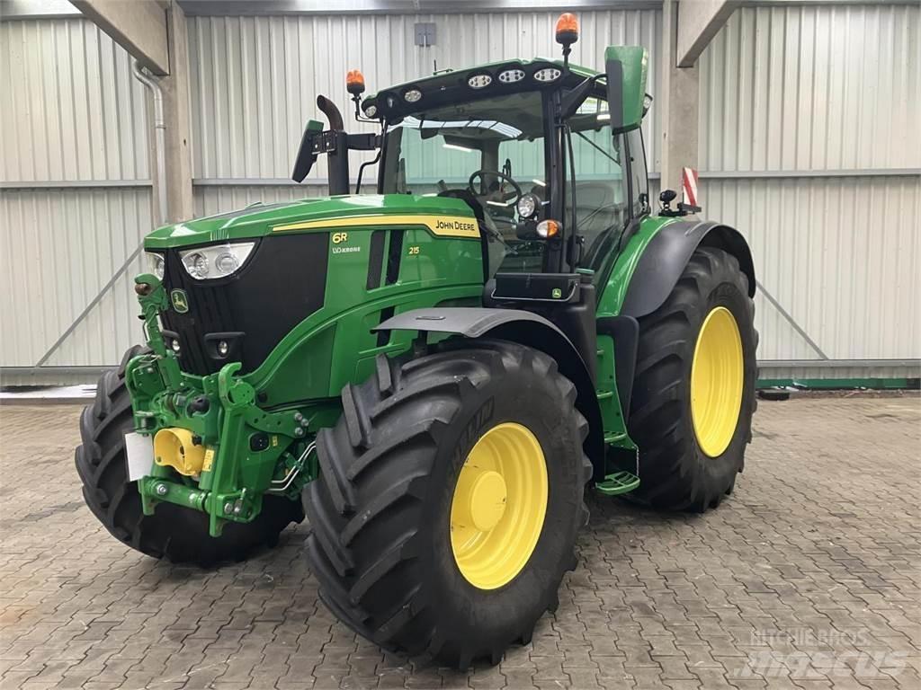 John Deere 6R 215 الجرارات