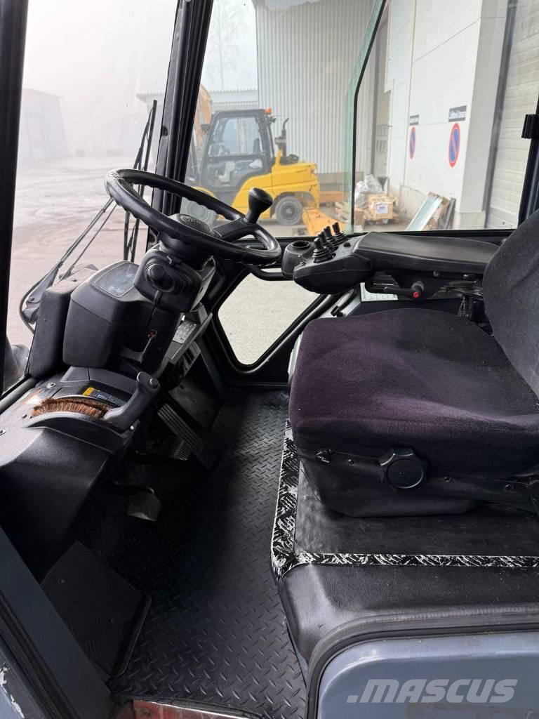 Toyota 02-7 FD 40 شاحنات الديزل