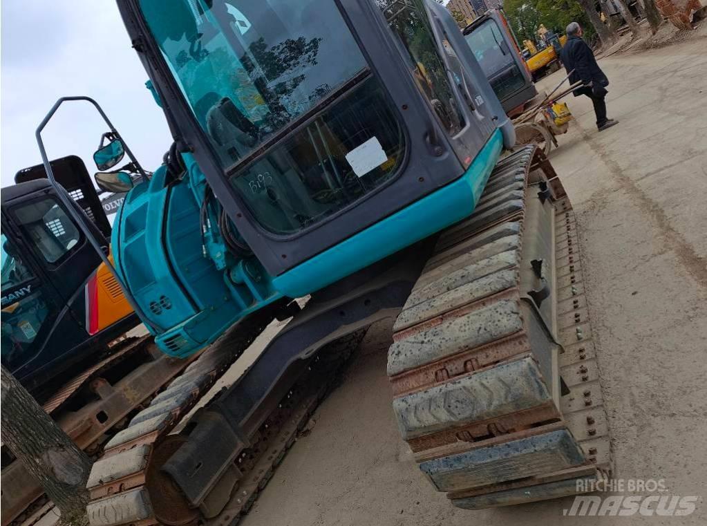 Kobelco SK 135 SR حفارات زحافة