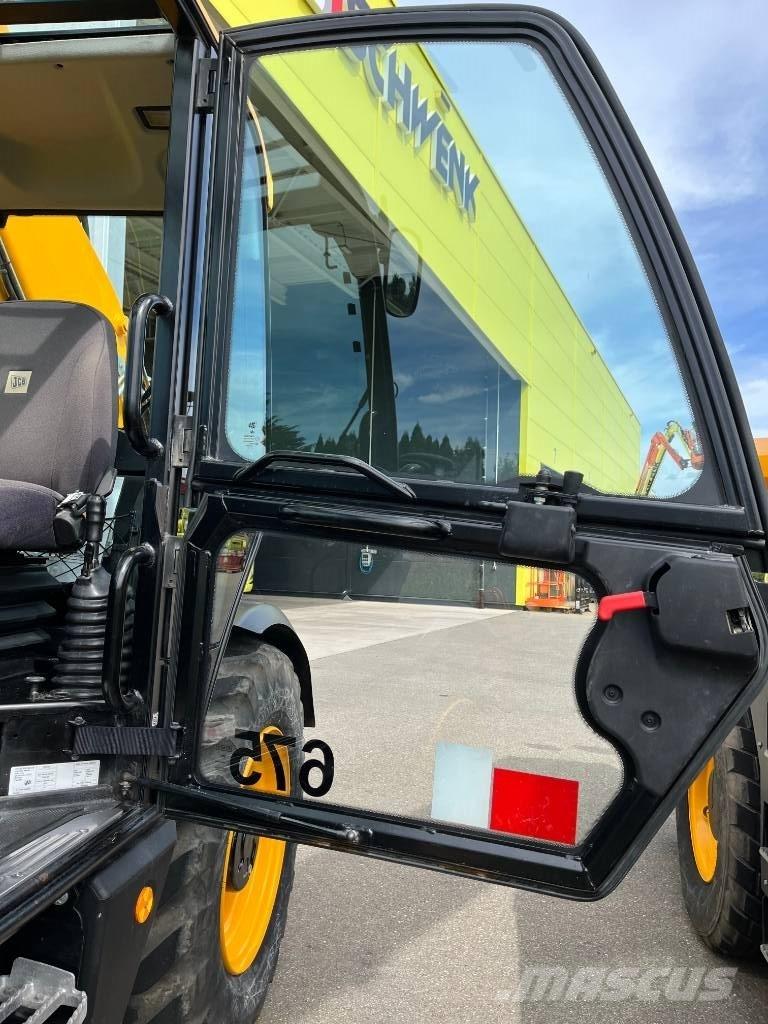 JCB 540-140 مناولات متداخلة