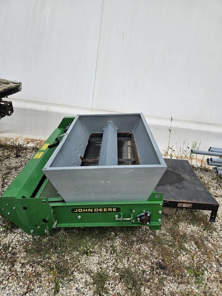 John Deere TD 100 معدات التوزيع