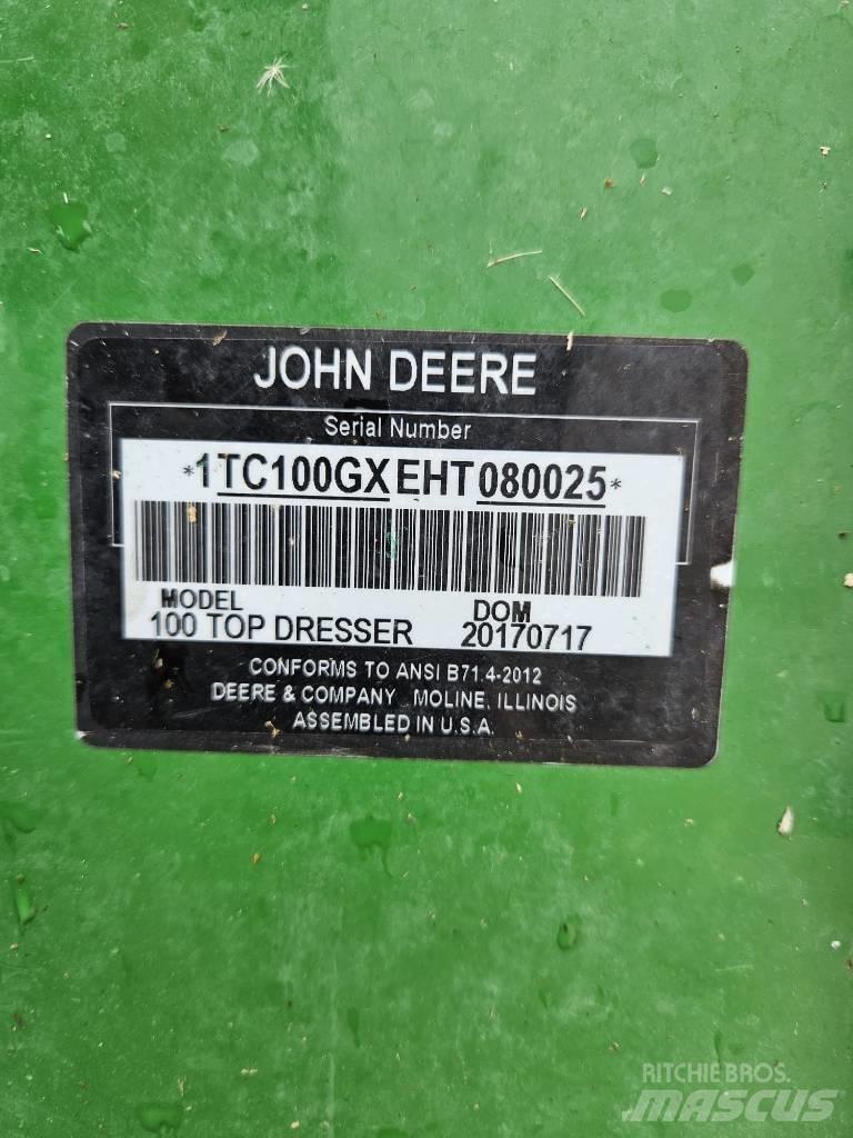John Deere TD 100 معدات التوزيع
