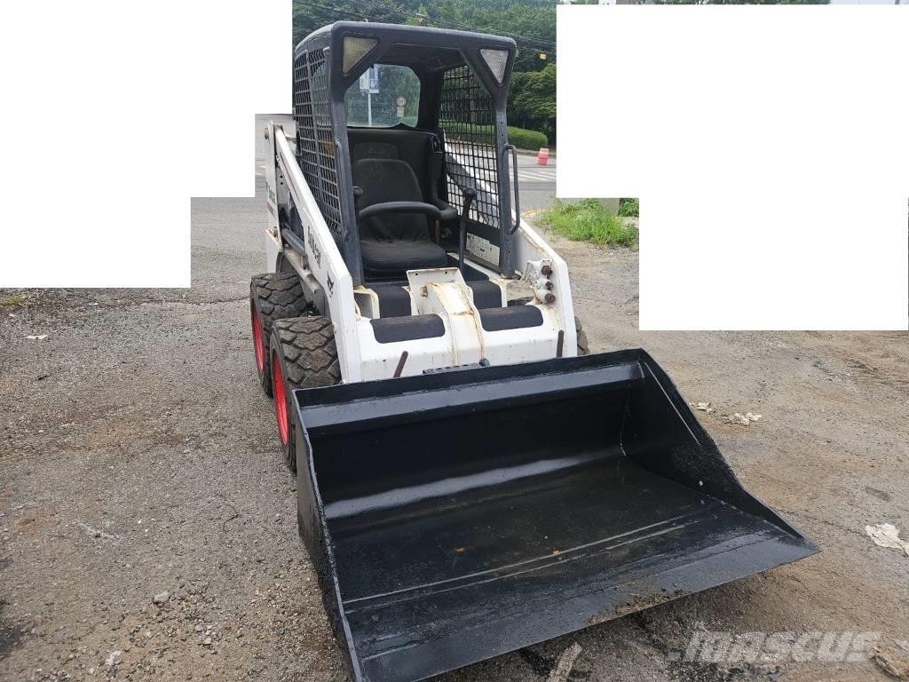 Bobcat S 130 لوادر انزلاقية التوجيه