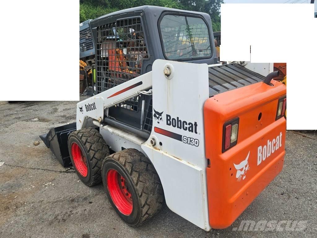 Bobcat S 130 لوادر انزلاقية التوجيه