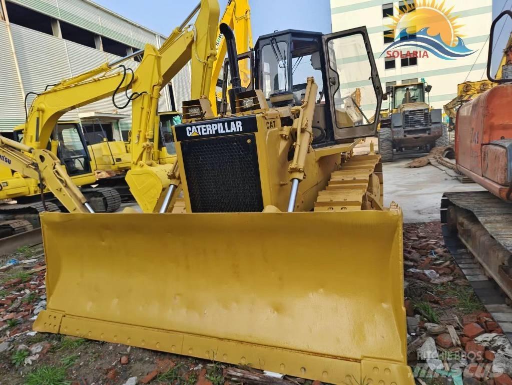 CAT D 6 G بلدوزرات مجنزرة