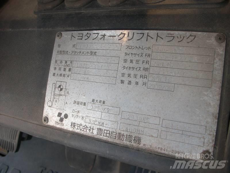 Toyota 7 FDJ 35 شاحنات الديزل