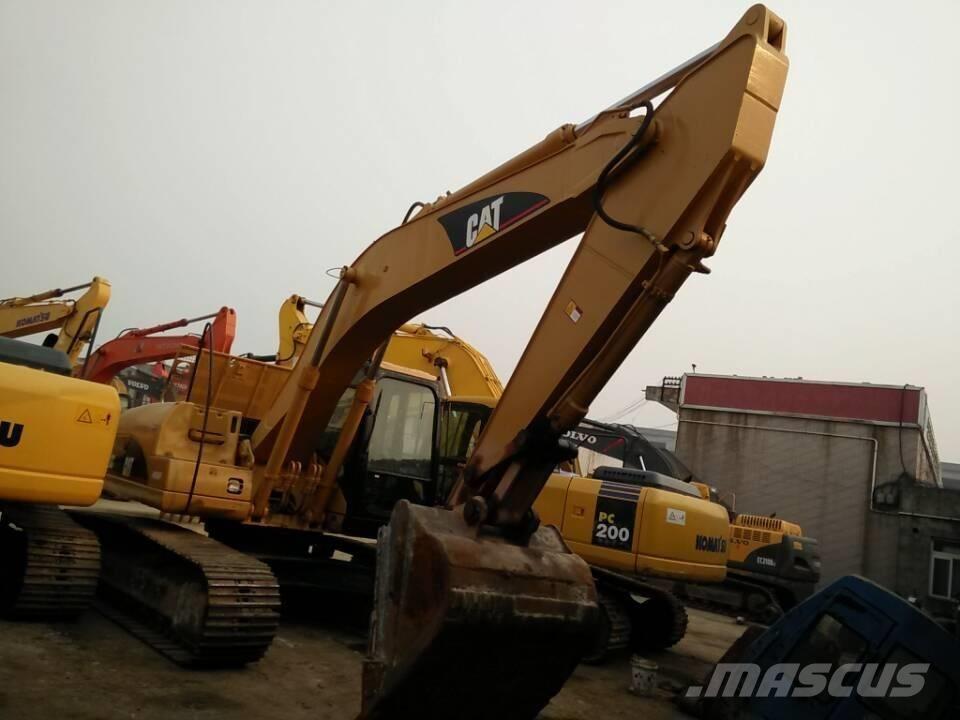 CAT 320 C حفارات زحافة
