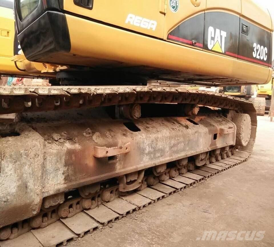 CAT 320 C حفارات زحافة