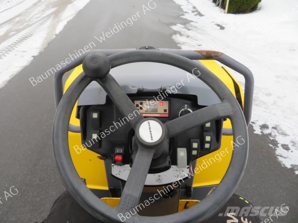 Dynapac CC 1100 مداحل ثنائية الاسطوانة