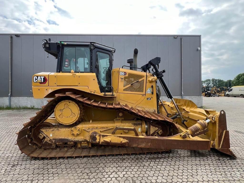 CAT D6XE بلدوزرات مجنزرة