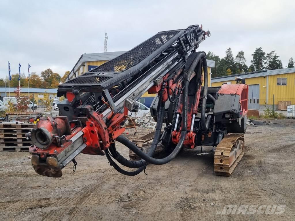 Sandvik Dino DC400Ri معدات الثقب السطحي