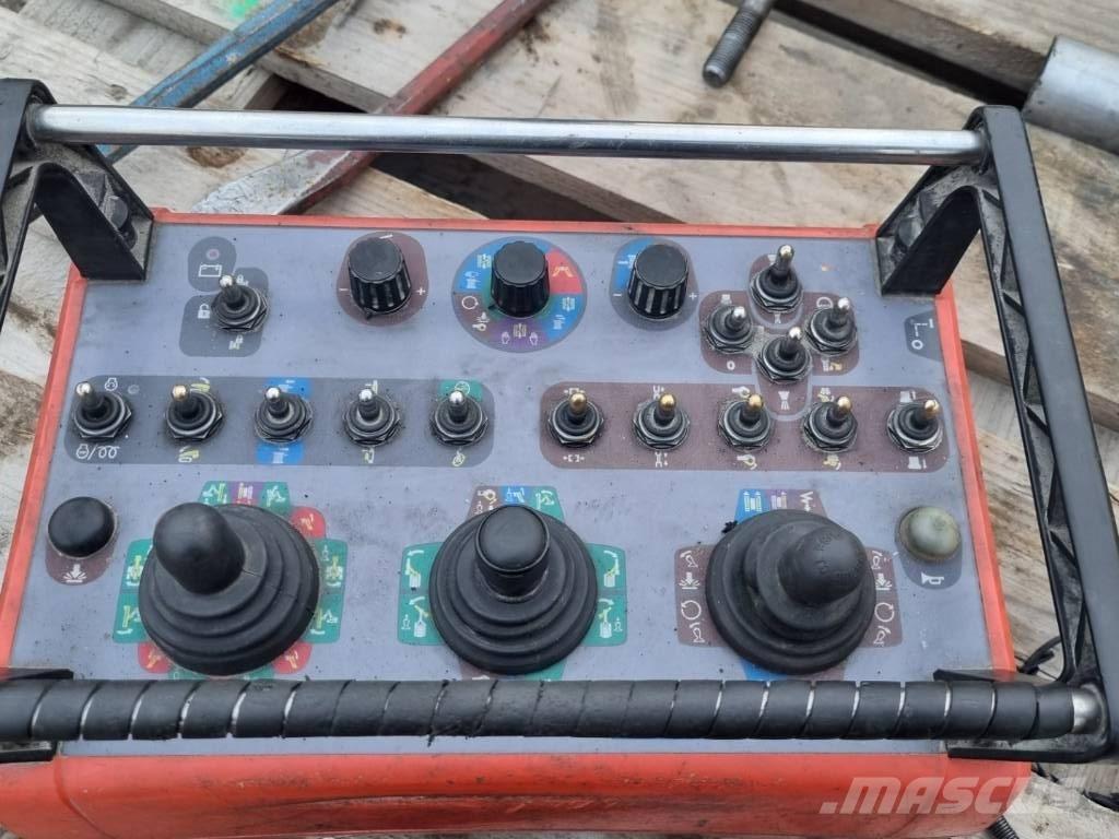 Sandvik Dino DC400Ri معدات الثقب السطحي