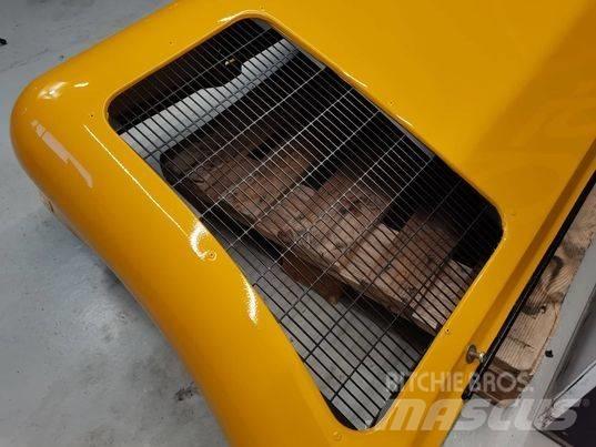JCB 537-135 bonnet كابينة والداخلية