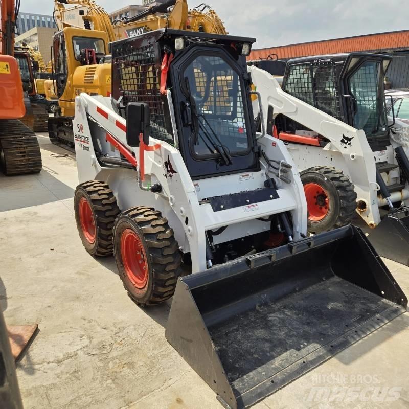 Bobcat S 18 لوادر انزلاقية التوجيه