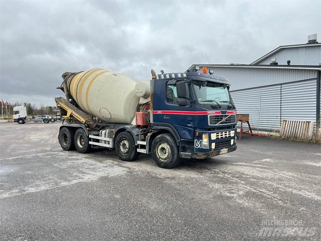Volvo FM12 8X4 شاحنات خرسانة