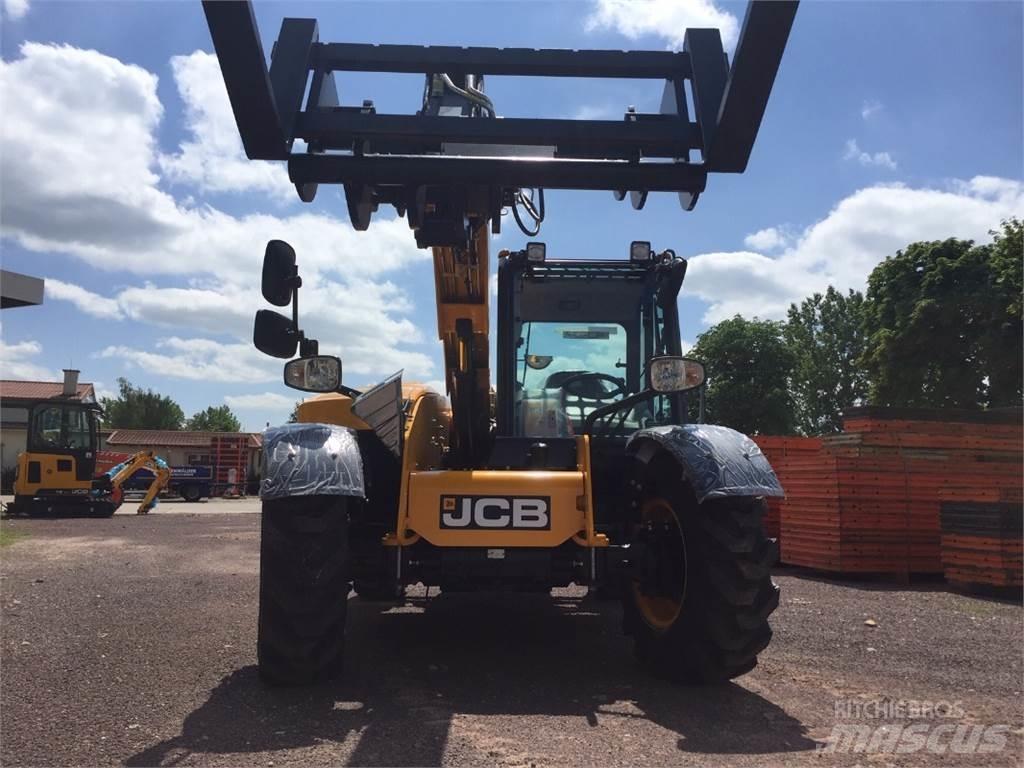 JCB 525-60 مناولات متداخلة