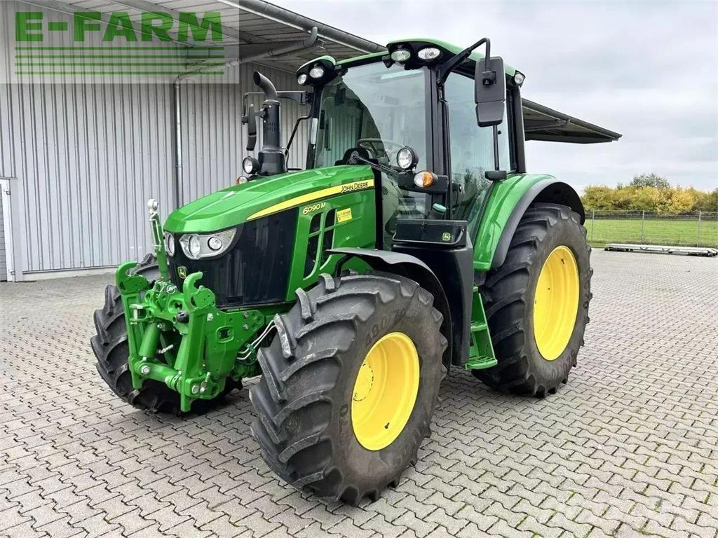 John Deere 6090m الجرارات