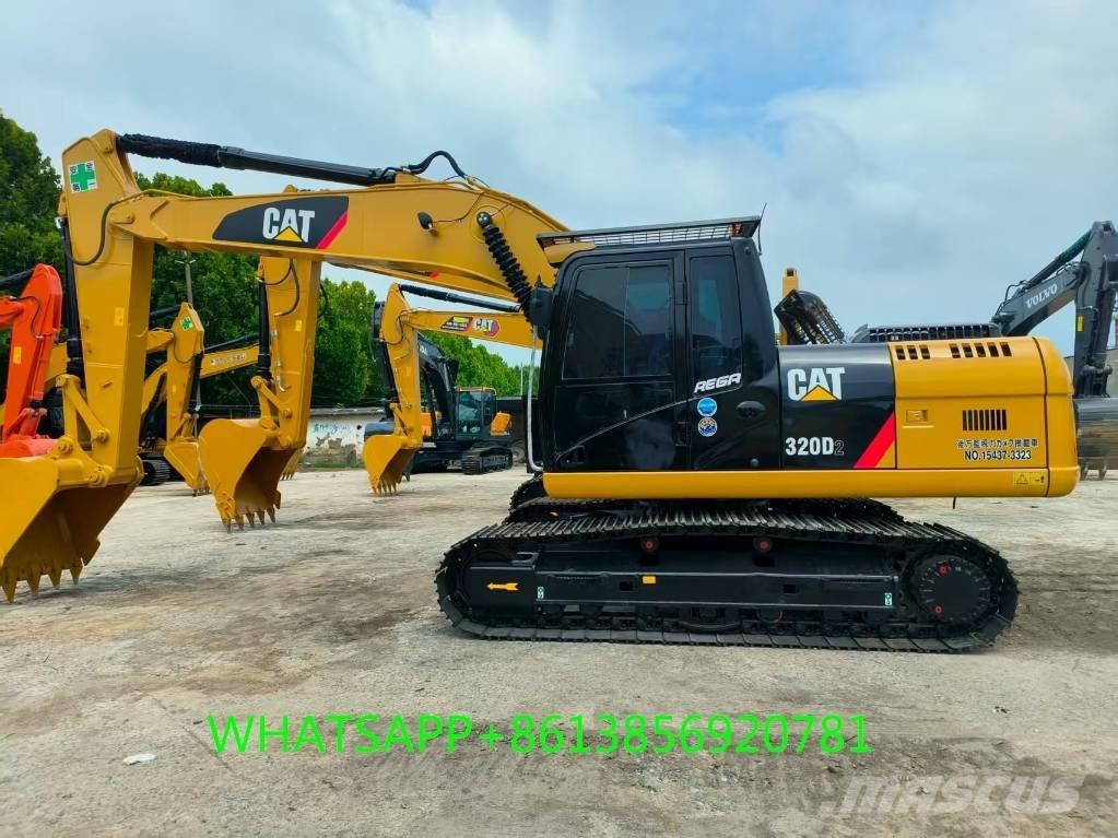 CAT 320 D حفارات زحافة
