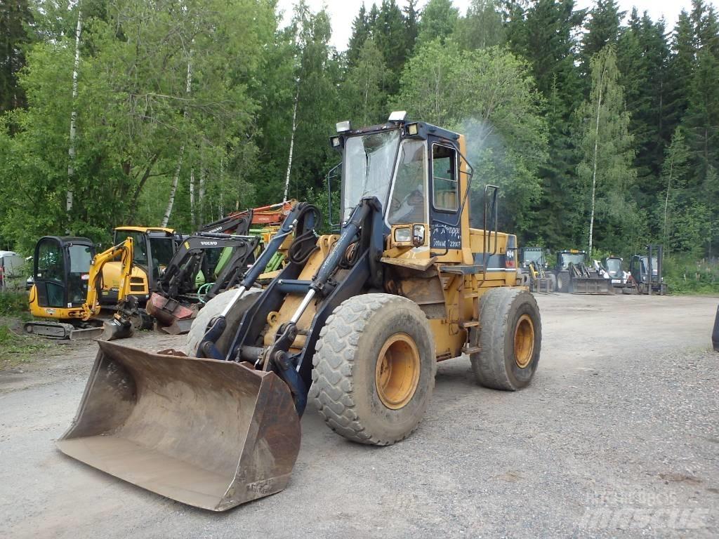 Komatsu WA 250-1 لوادر بعجل