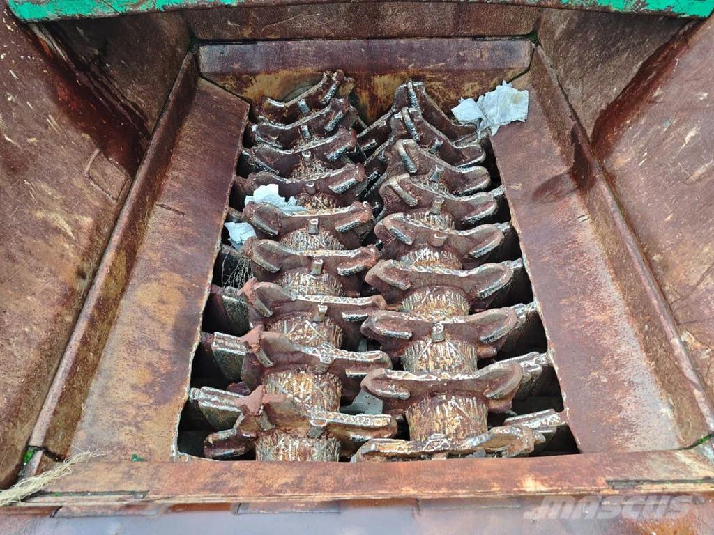 Haas 700x2000 آلات تمزيق المخلفات