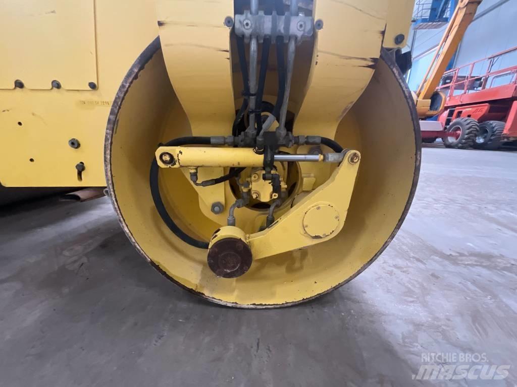 Bomag BW 138 AD مداحل ثنائية الاسطوانة