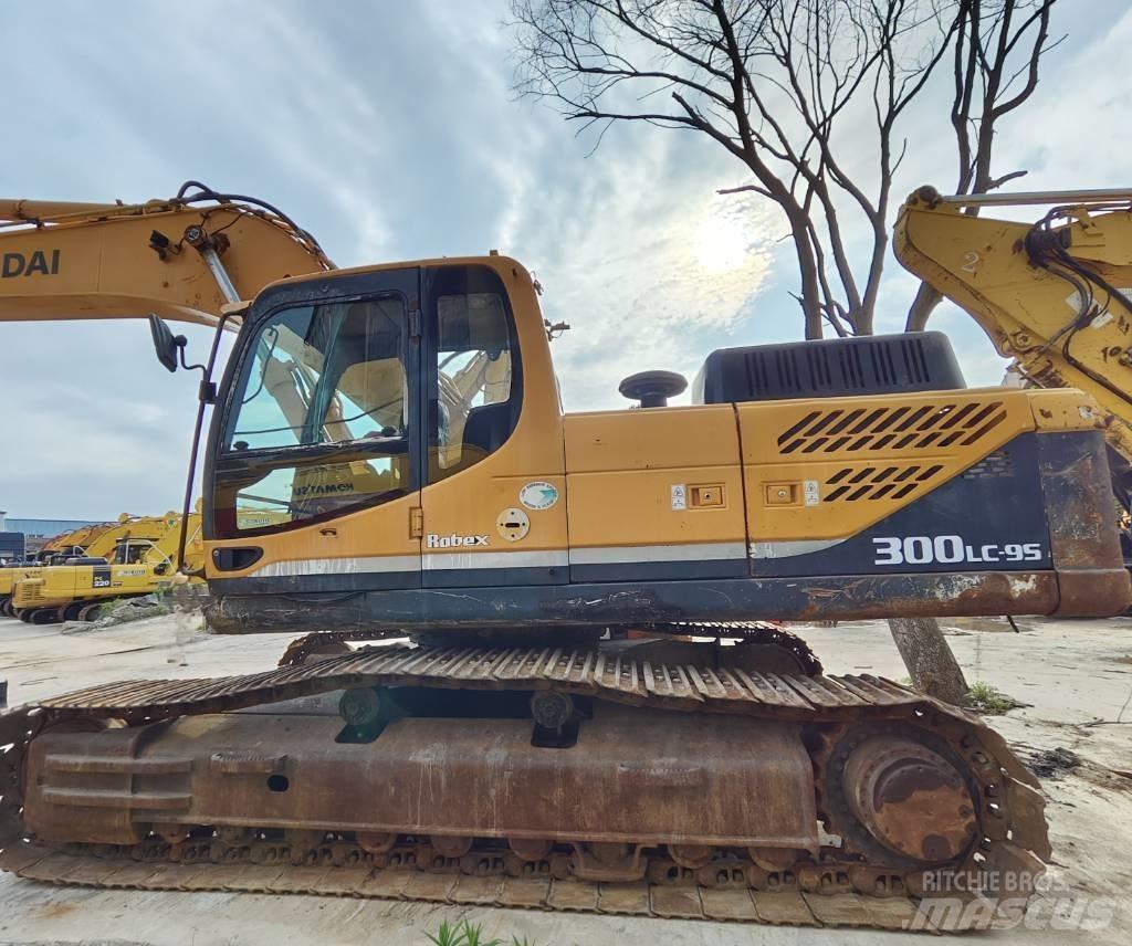 Hyundai R 300 LC-9S حفارات زحافة