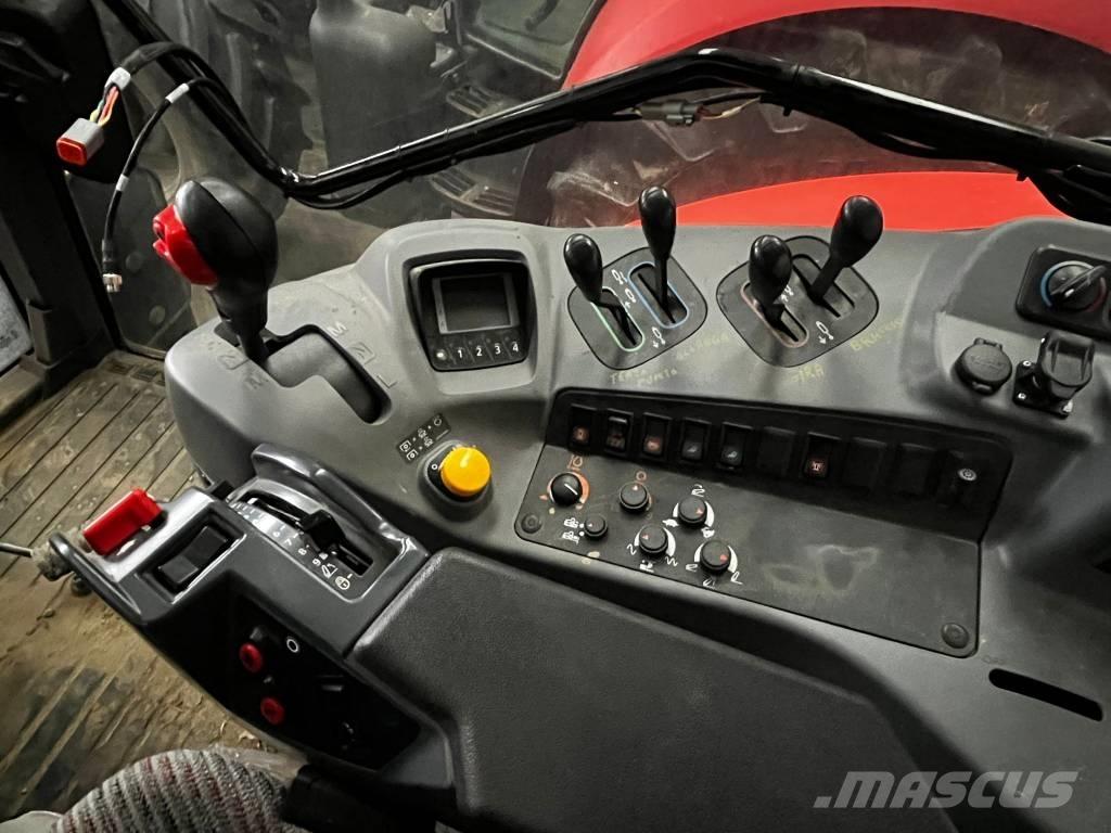 Kubota M 6-141 الجرارات