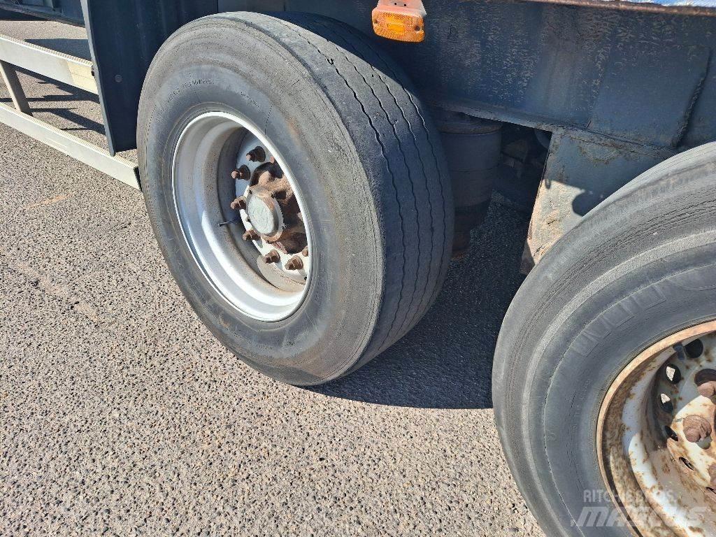  Ligthart 1227 TA نصف مقطورات بباب جانبي