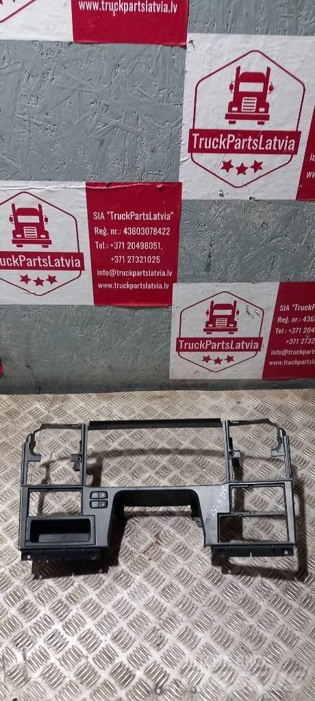 Scania R 440     1911458 كابينة والداخلية