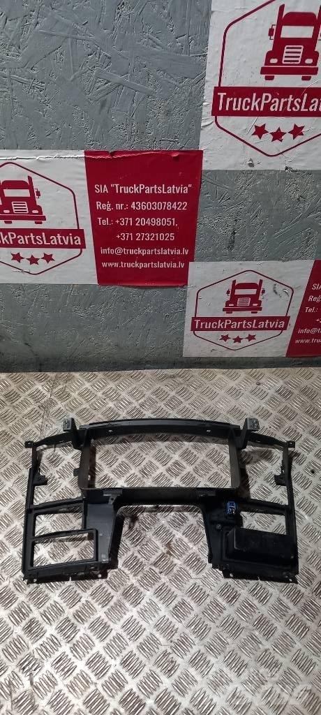 Scania R 440     1911458 كابينة والداخلية