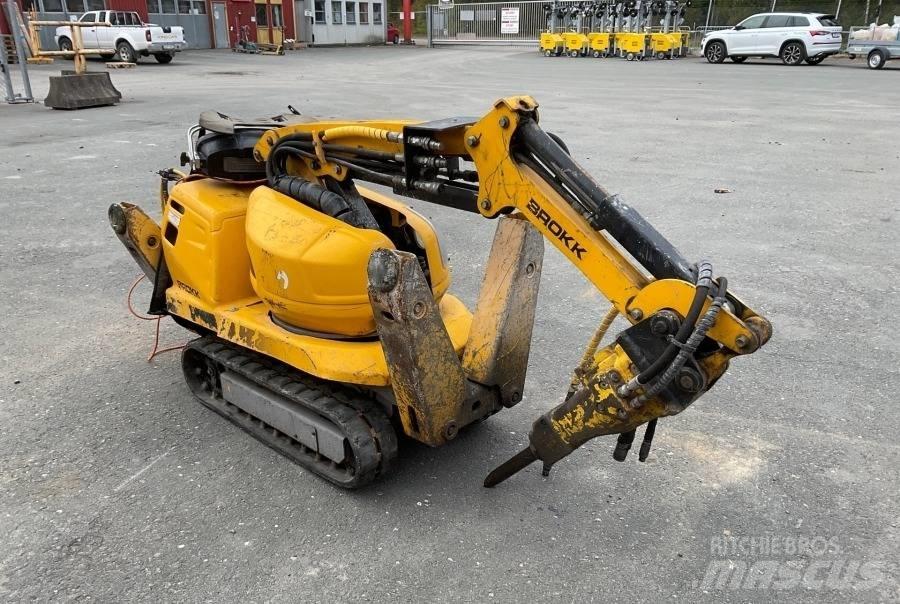 Brokk 60 حفارات هدم