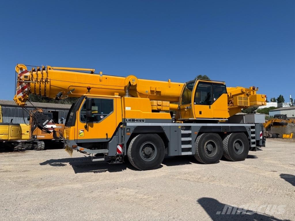 Liebherr LTM 1055 رافعات الطرق الوعرة
