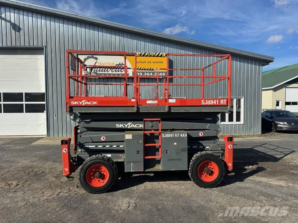 SkyJack SJ 8841 RT رافعات مقصية الشكل