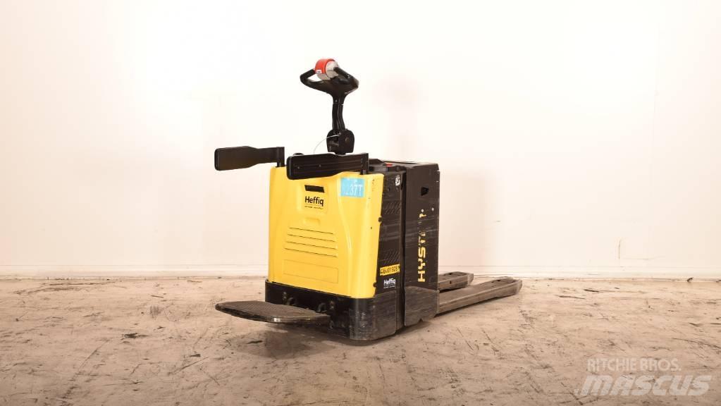 Hyster P 2.0 S رافعة منخفضة المستوى ذات منصة