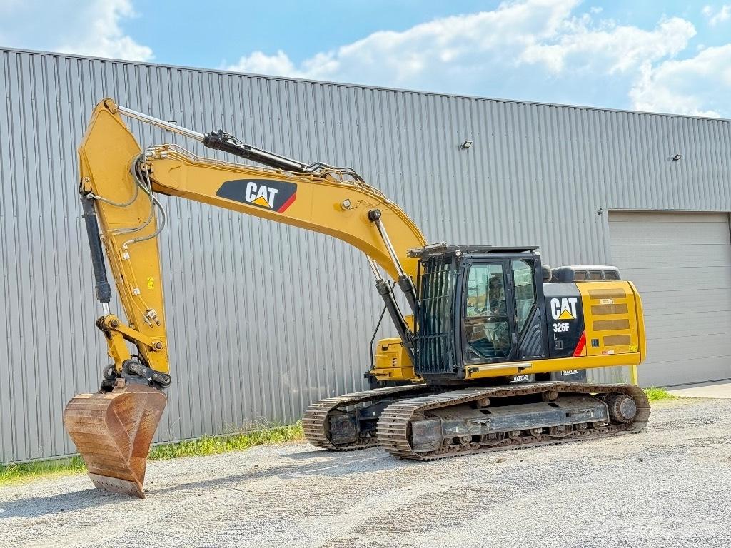 CAT 326 F L حفارات زحافة