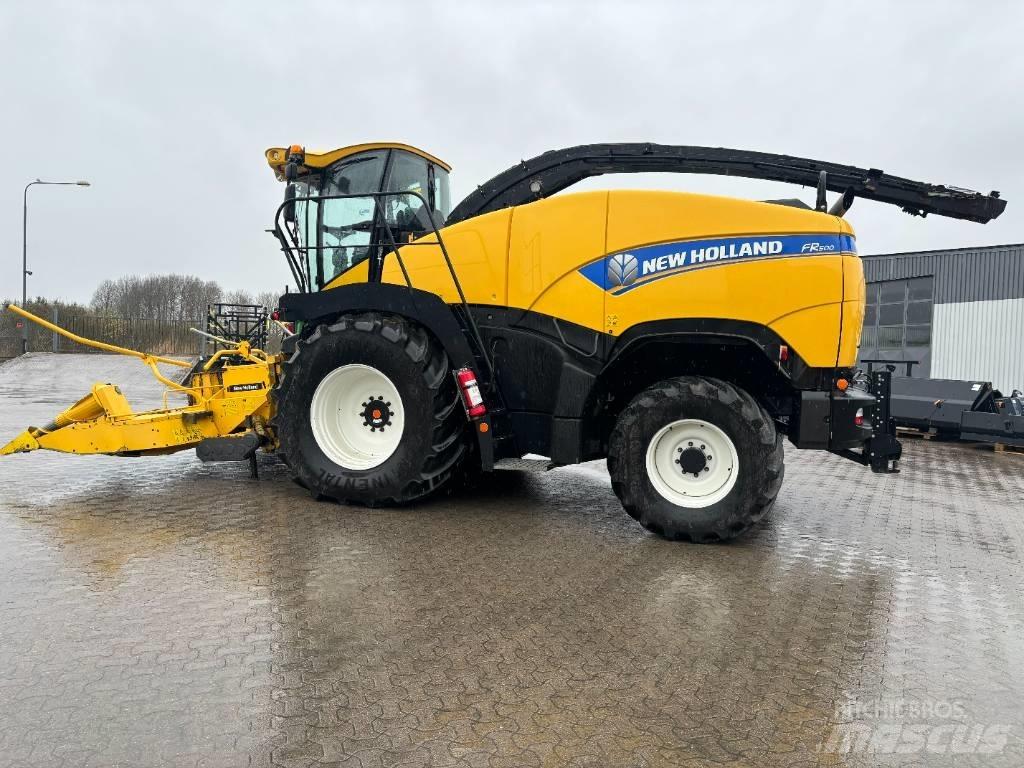 New Holland FR 500 علافات ذاتية الدفع