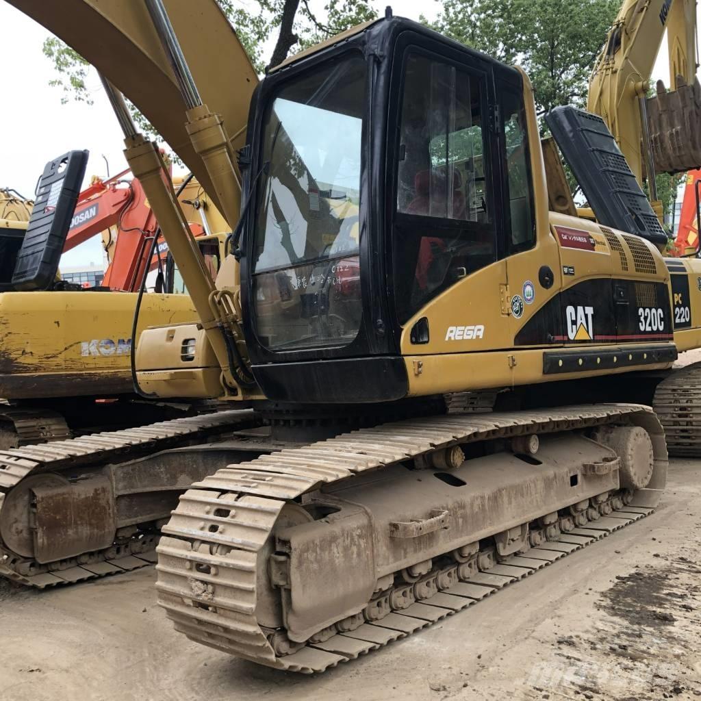 CAT 320 C حفارات زحافة