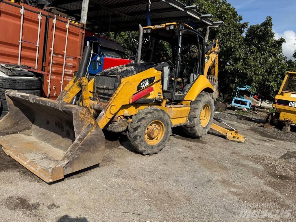 CAT 420 E لوادر ذات جرافات عكسية