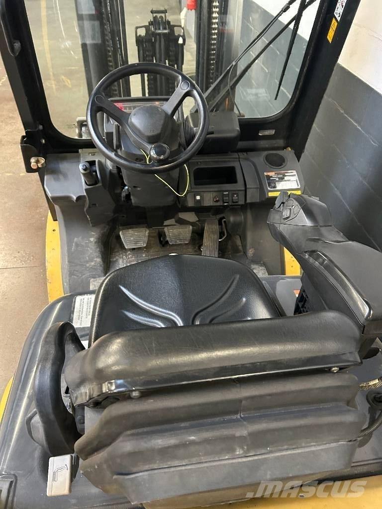 CAT GP 25 N شاحنات LPG