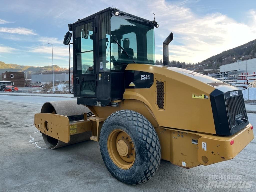CAT CB 44 B مداحل ثنائية الاسطوانة