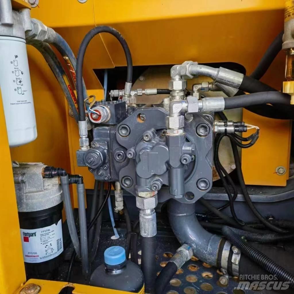 XCMG XE 135 D حفارات زحافة