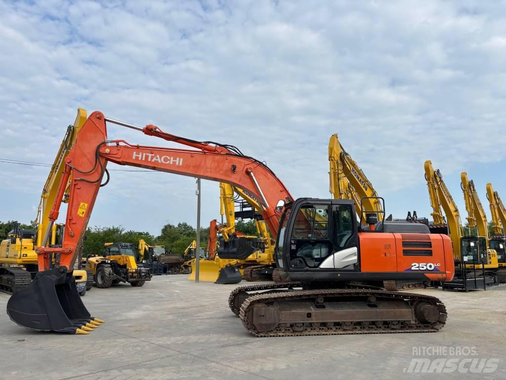 Hitachi ZX 250 LC-6 حفارات زحافة