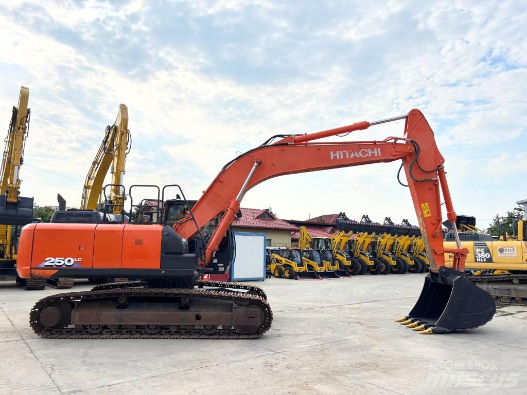 Hitachi ZX 250 LC-6 حفارات زحافة